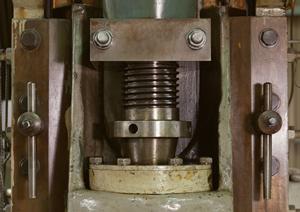 本格的なビニールハウスやその部品を入手するなら